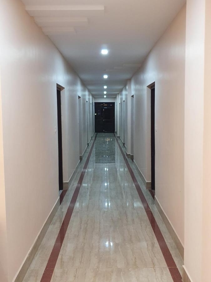 Sri Lakshmi Palace A/C Hotel Suluru Kültér fotó